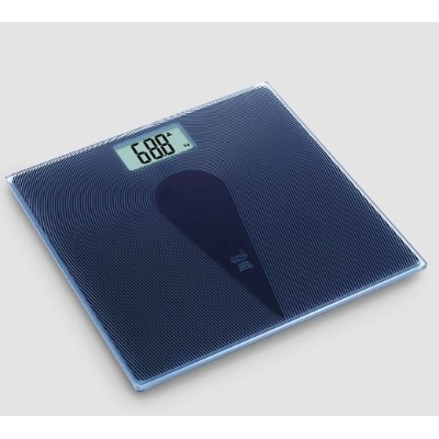 naoimi+scale.JPG
